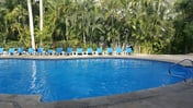 Tropical Vibe & Pools, Great Location Near Beach