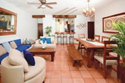 Rustic Tropical Oasis, 2 Pools, Close to Beach