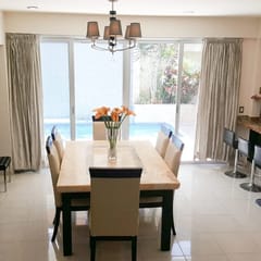 Modern Romantic Poolside Stay, Beach 10min Drive
