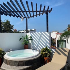 Rooftop Spa Tub, Lounge Chairs, BBQ, Views