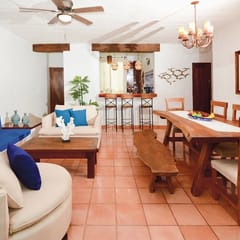 Rustic Tropical Oasis, 2 Pools, Close to Beach