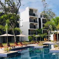 Private Terrace, Kitchen, Pool Onsite, Near Beach