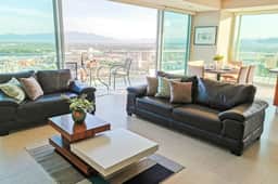 Beachfront Bliss, Gorgeous Pools in Peninsula bldg - Image 5