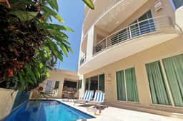 Modern Romantic Poolside Stay, Beach 10min Drive - Image 3