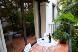 Tropical Stylish Condo just 20 min walk to beach - Image 5