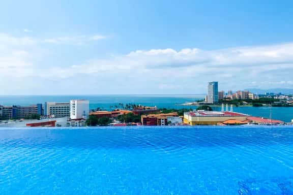 Oceanview Roof Pool, Amazing Loft at Zoho - Image 1