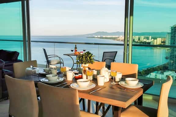 Beachfront Bliss, Gorgeous Pools in Peninsula bldg - Image 1