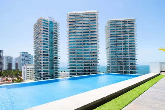 Ocean View Roof Pool BBQ Gym, Walk to Beach - Imagen 1