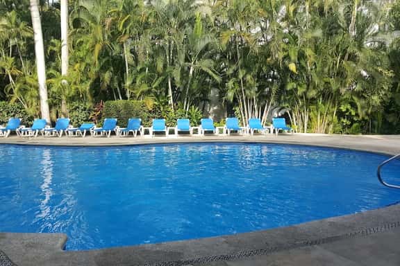 Tropical Vibe & Pools, Great Location Near Beach - Image 1