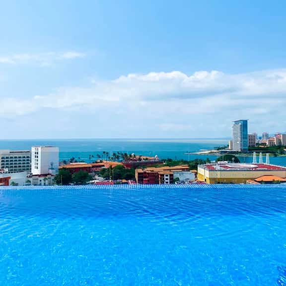 Oceanview Roof Pool, Amazing Loft at Zoho - Image 1