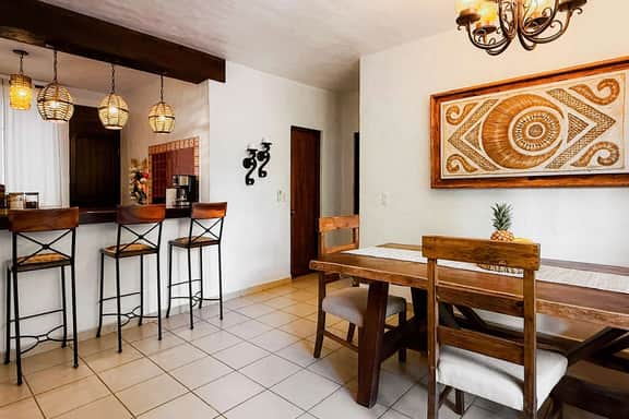 Tropical Vibe & Pools, Great Location Near Beach - Image 4