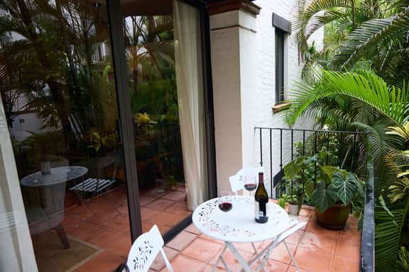 Tropical Stylish Condo just 20 min walk to beach - Image 5