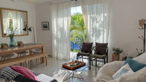 Bright Tropical Stay | Near Beach & Hotel Zone - Image 1